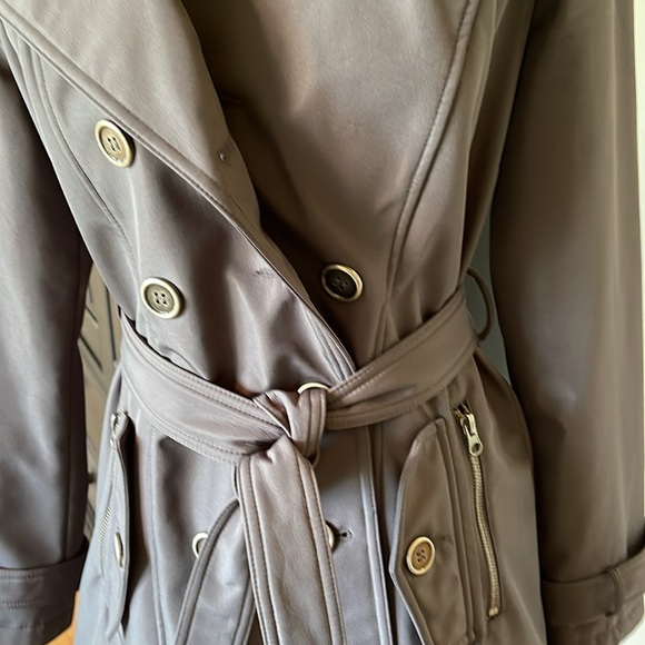 All weather trench. Gray size small. Good preowned - Picture 6 of 8